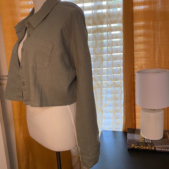 Mix & Match 2/$20 Ci Sono Crop Button Up Sz. XL - Picture 3 of 5